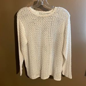 White long sleeve sweater